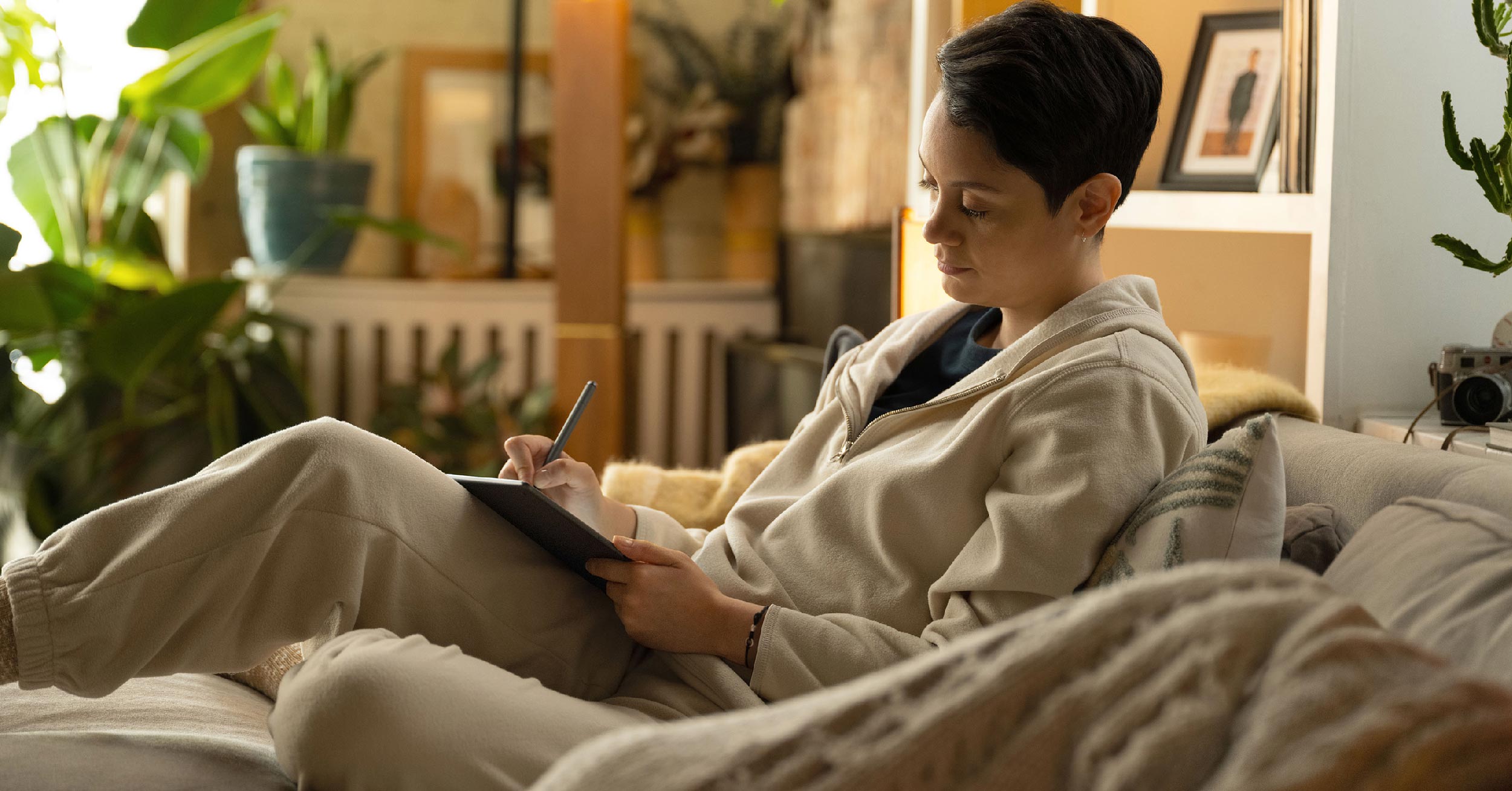 Amazon’s New Kindle Scribe An eReader You Can Write On Buyandship SG Shop Worldwide and